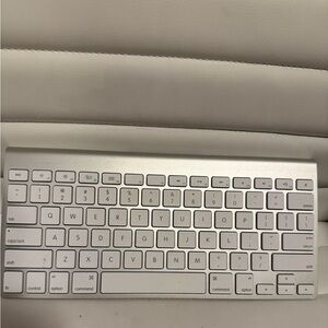 Apple Wireless Keyboard A1314
